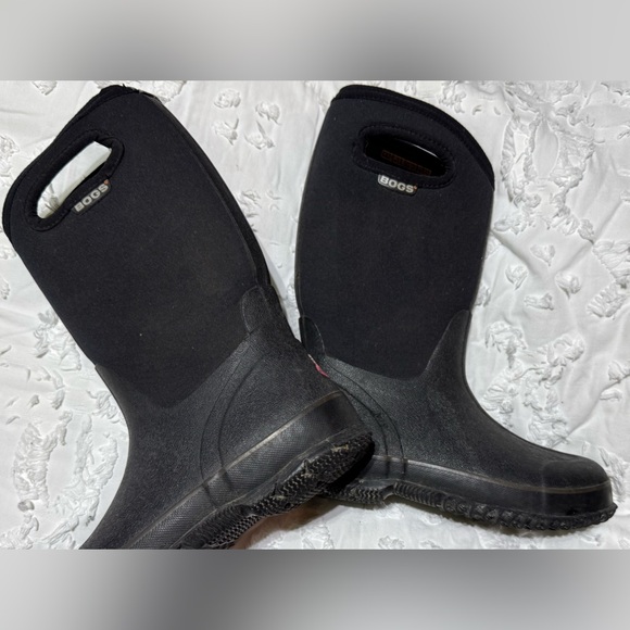 BOGS Kids Size 4. Great shape! Less expensive than Black Friday sale!! - Picture 3 of 12